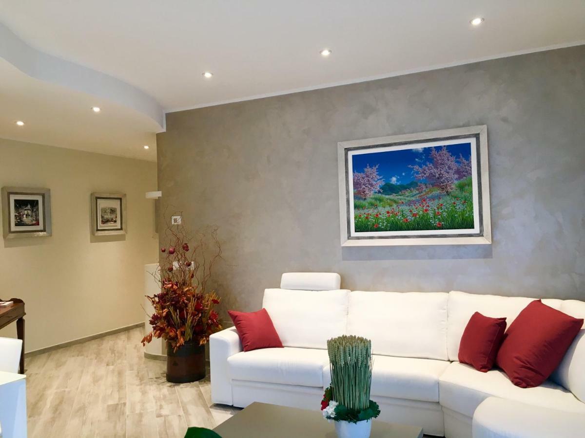 A Casa Di Chiara Apartment Stresa Exterior photo